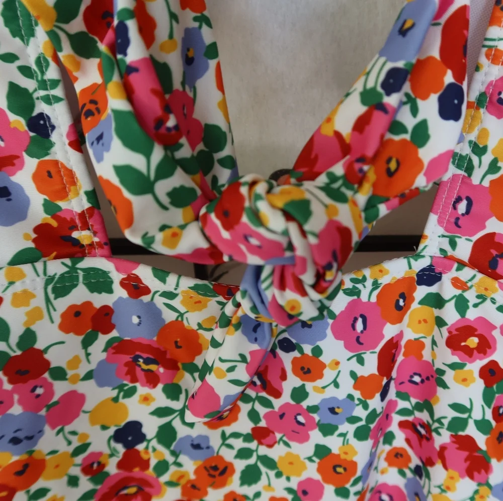SHEIN Red Pink Floral Long Sleeve Cut Out Tie Chest Swimsuit Plus Size 2XL NWOT